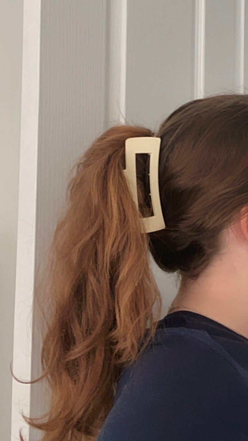 Isabella Hair Claw