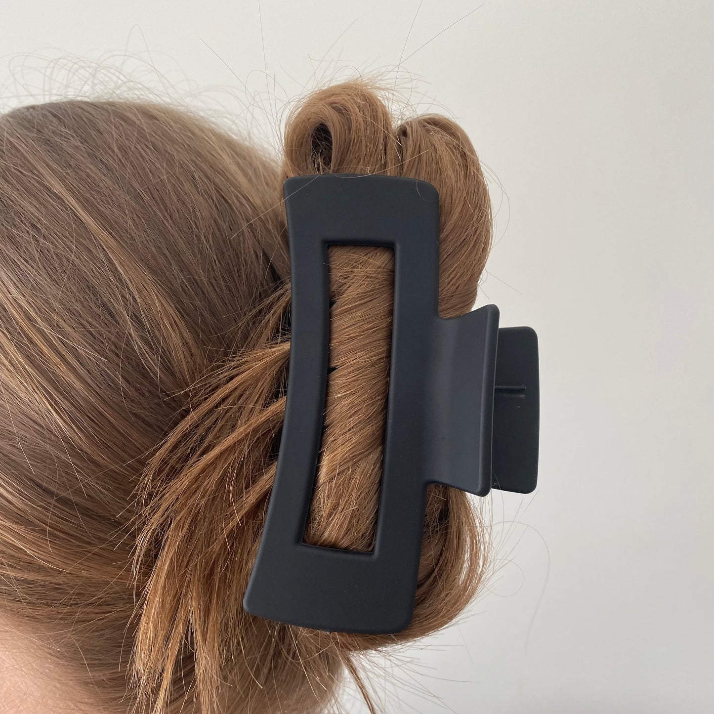 Isabella Hair Claw
